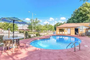 Econo Lodge Inn & Suites Griffin North - Piscine