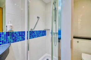 Holiday Inn Express Hull City Centre by IHG - Baño