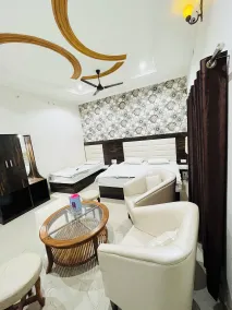 Shri Ram Hotel - Shri Ram Janambhoomi & Shri Hanuman Garhi Temple-100 Mtrs. - Spa