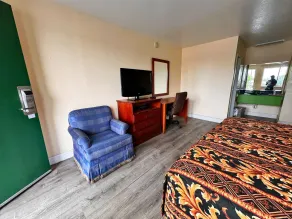 Cloverleaf Motel Richmond Near Turnpike - Room