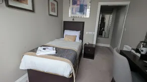 Alexandra Hotel - Room