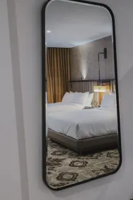 The Peregrine Omaha Downtown, Curio Collection by Hilton - Room