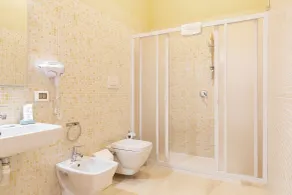 Syraka Hotel LR Collection - Bathroom