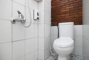 RedDoorz Syariah near Akmil Magelang - Bathroom