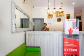 RedDoorz near Alun Alun Bandung 2 - Rezeption