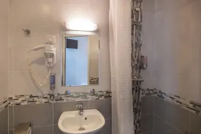 Hotel Luxor - Bathroom