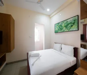 Sarvam Serviced Apartment - Room
