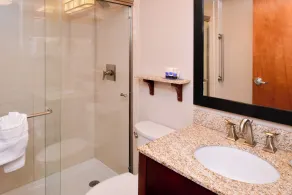 Best Western Plus Peak Vista Inn & Suites - Salle de bain
