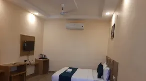 Hotel Fun Park Sanand - Room