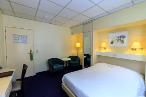 Hotel Pacific - Room