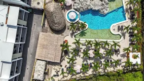 The Ritz Hostel - Pool