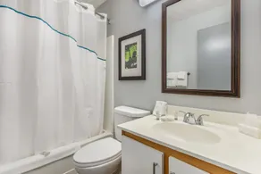 HomeTowne Studios & Suites by Red Roof Greensboro - Bad