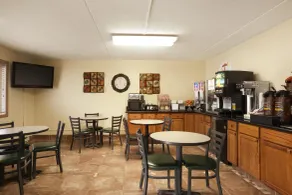 Super 8 by Wyndham West Fargo Main Ave ND - Restaurang