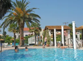 Thinalos Aparthotel - Basseng
