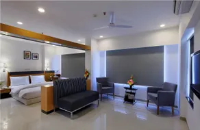 Hi 5 Hotel & Experience - Room
