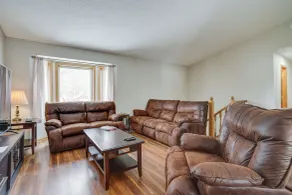 2 Mi to Super Rink: Sporty Group Getaway in Blaine - Innvendig