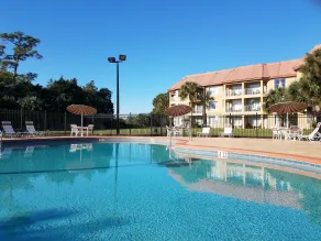 Parc Corniche Condominium Suites - Piscine
