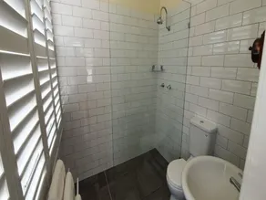 Canungra Hotel - Bathroom