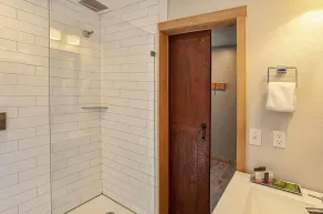 Cove Point Lodge - Bad