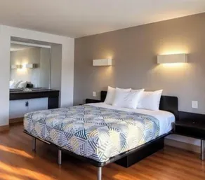 Motel 6-Claremont, CA - Zimmer