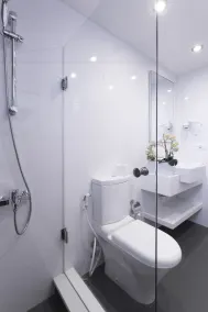 35 Rooms - Bathroom