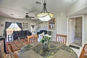 Tranquil Green Valley Townhome w/ Mtn Views! - Innvendig