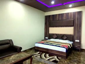 Hotel Himdhara, Near Mall Road Dalhousie - Room