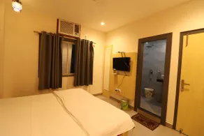 HOTEL PRATAP GRAND - Room