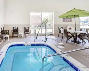 Comfort Suites Marietta-Parkersburg - Piscine