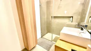 Charming 2-Bedroom Apartment in Almada, Near Lisbon - Badeværelse