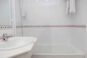 Los Rosales - Bathroom