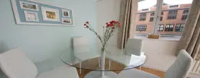 5 St Georges House · Lovely 1-Bed Apartment Right in the Heart of York - Pass the Keys - Spisning på værelset
