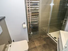 Apartment 3 - Bad