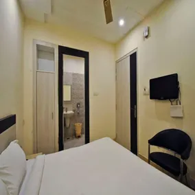 Hotel Mandiram - Room