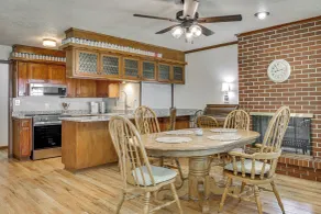 Fenced Yard & Patio! Shawnee Getaway 2 Mi to Dtwn - Innvendig