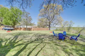 Lakefront Eufaula Cabin w/ Fire Pit & Private Dock - Interiör