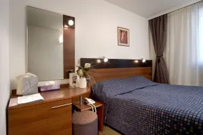 Hotel Forum - Free Parking for cars - Room