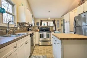 Lake Michigan Gem < Half-Mi to Private Beach! - Innenbereich