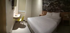 AYRA Hotel Airport Solo - Habitación