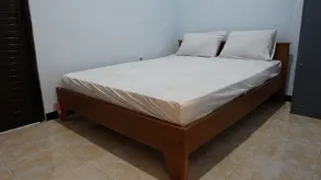 Hotel O Coconut Island Homestay & ResortNearPantai Pulau Merah - Værelse