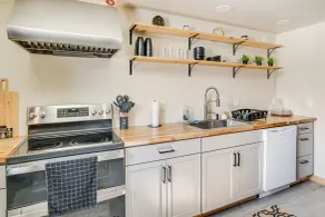 Lake Days, Trails & More! Updated Apt in Mineville - Innenbereich