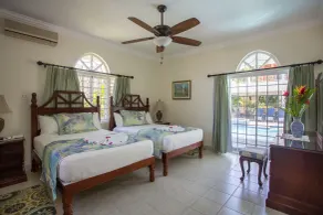 Mais Oui Villa - Room