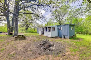 Fenced Yard: Quaint Cabin Near Lake Texoma! - Interiør