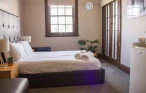 Campsie Hotel - Room