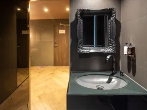 Bloc Hotel London Gatwick Airport - Baño