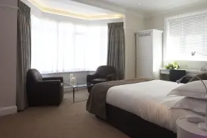 The Bell Inn Hotel - Room