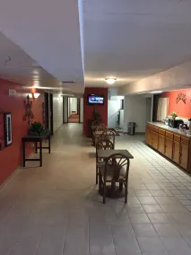 Luxury Inn & Suites - Lobby