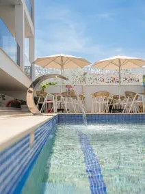 Elegant Maltepe Accommodation - Pool