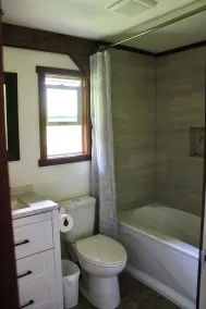 Noah's Ark Resort - Bathroom