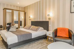 Hôtel-Spa-Piscine Le Petit Castel Beuzeville-Honfleur - Værelse